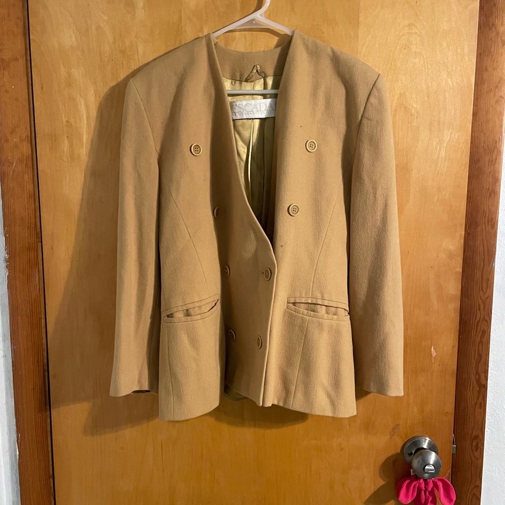 CLEARANCE gold escada designer jacket- 10p - Picture 1 of 2